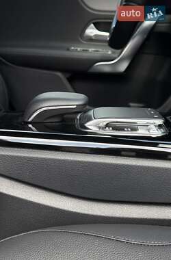 Хэтчбек Mercedes-Benz A-Class 2018 в 