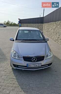 Хэтчбек Mercedes-Benz A-Class 2010 в 