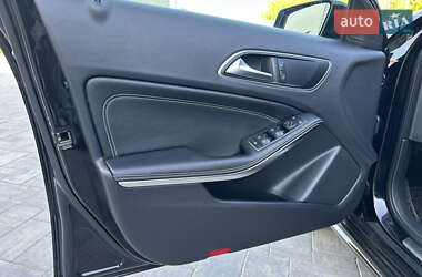 Хэтчбек Mercedes-Benz A-Class 2016 в 