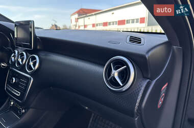Хэтчбек Mercedes-Benz A-Class 2016 в 