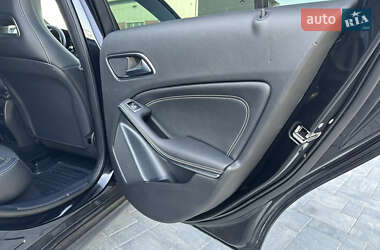 Хэтчбек Mercedes-Benz A-Class 2016 в 