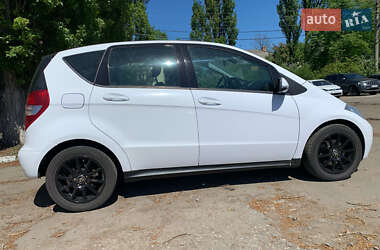Хэтчбек Mercedes-Benz A-Class 2010 в 