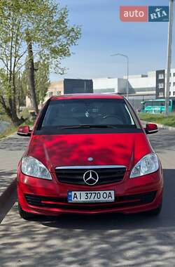 Хэтчбек Mercedes-Benz A-Class 2011 в 