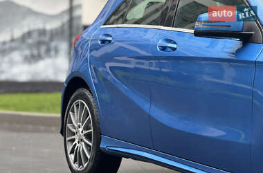Хэтчбек Mercedes-Benz A-Class 2015 в 
