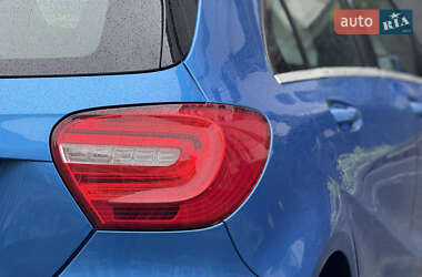 Хэтчбек Mercedes-Benz A-Class 2015 в 