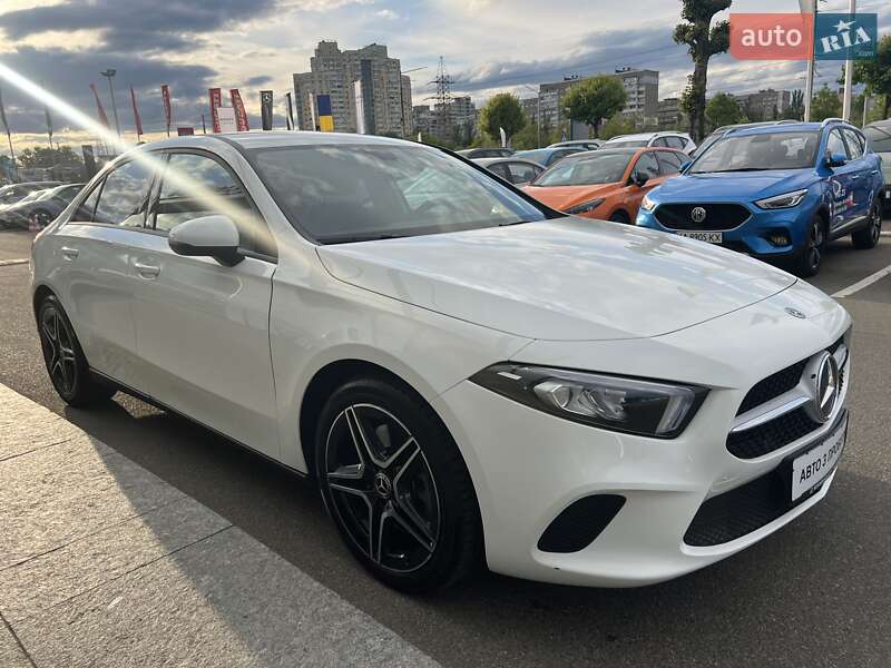 Седан Mercedes-Benz A-Class 2019 в Киеве