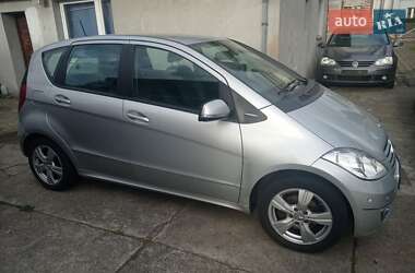 Хэтчбек Mercedes-Benz A-Class 2011 в 