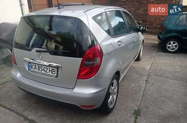 Хэтчбек Mercedes-Benz A-Class 2011 в 