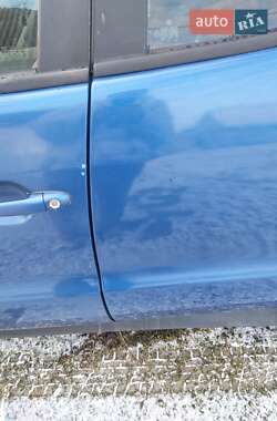 Хетчбек Mercedes-Benz A-Class 2000 в 