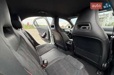 Хетчбек Mercedes-Benz A-Class 2018 в 