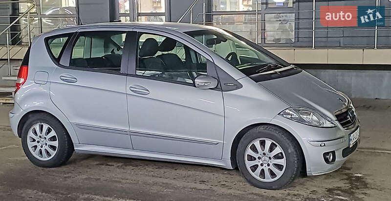 Хэтчбек Mercedes-Benz A-Class 2005 в 