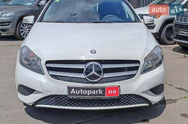 Хетчбек Mercedes-Benz A-Class 2013 в 