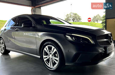 Хетчбек Mercedes-Benz A-Class 2017 в 