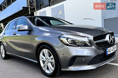 Хетчбек Mercedes-Benz A-Class 2017 в 
