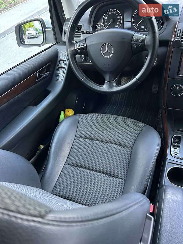 Хетчбек Mercedes-Benz A-Class 2011 в Вишневому