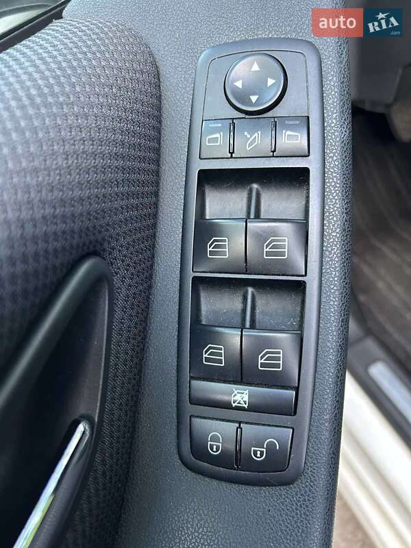 Хетчбек Mercedes-Benz A-Class 2011 в Вишневому