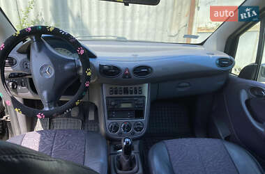 Хетчбек Mercedes-Benz A-Class 2001 в 
