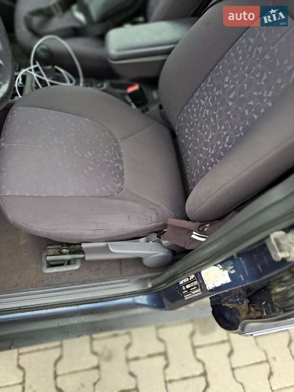 Хэтчбек Mercedes-Benz A-Class 2001 в Черновцах фото 23 Хэтчбек Mercedes-Benz A-Class 2001 в Черновцах