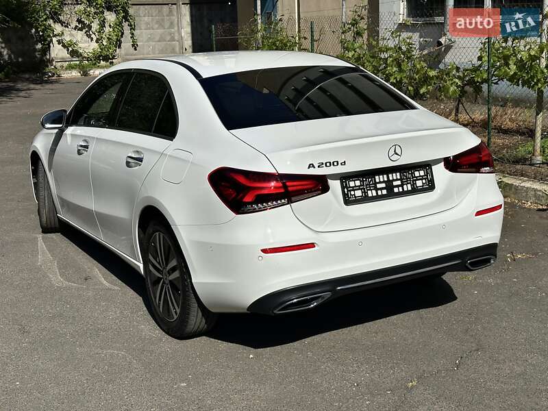 Седан Mercedes-Benz A-Class 2022 в Одессе