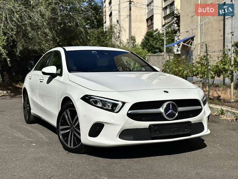 Седан Mercedes-Benz A-Class 2022 в 
