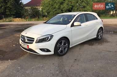 Хетчбек Mercedes-Benz A-Class 2015 в 