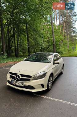 Хэтчбек Mercedes-Benz A-Class 2017 в 
