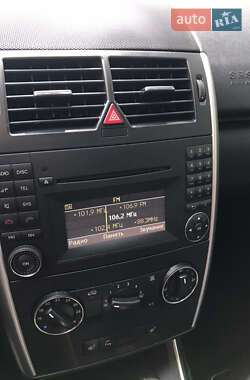 Хетчбек Mercedes-Benz A-Class 2010 в 