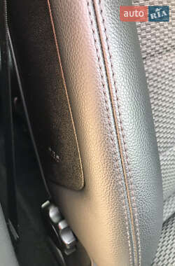 Хетчбек Mercedes-Benz A-Class 2010 в 