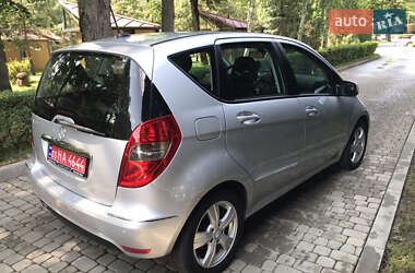 Хетчбек Mercedes-Benz A-Class 2010 в 