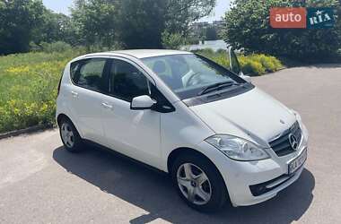 Хэтчбек Mercedes-Benz A-Class 2010 в 