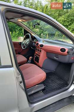 Хэтчбек Mercedes-Benz A-Class 2000 в 
