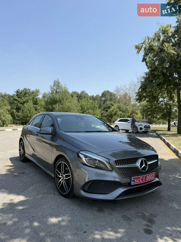 Хэтчбек Mercedes-Benz A-Class 2018 в 