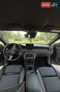 Хэтчбек Mercedes-Benz A-Class 2018 в 
