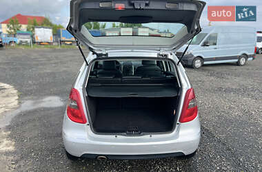 Хэтчбек Mercedes-Benz A-Class 2011 в 