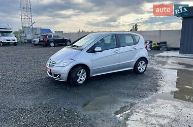 Хэтчбек Mercedes-Benz A-Class 2011 в 