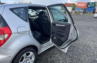 Хэтчбек Mercedes-Benz A-Class 2011 в 