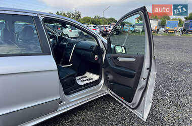 Хэтчбек Mercedes-Benz A-Class 2011 в 