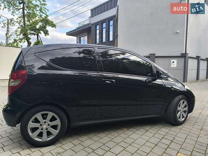 Купе Mercedes-Benz A-Class 2010 в Львове