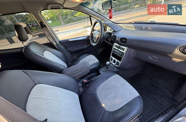 Хэтчбек Mercedes-Benz A-Class 2002 в 