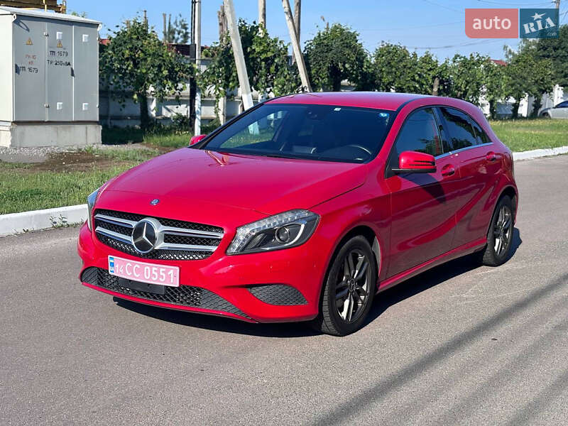 Хэтчбек Mercedes-Benz A-Class 2014 в 