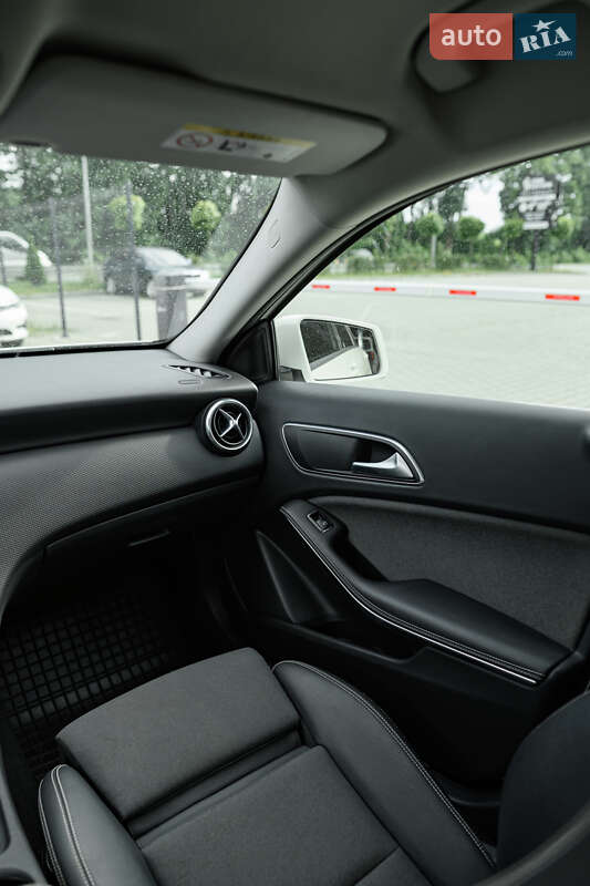 Хэтчбек Mercedes-Benz A-Class 2016 в Львове
