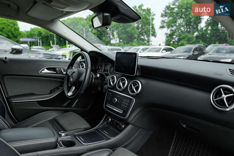 Хэтчбек Mercedes-Benz A-Class 2016 в Львове
