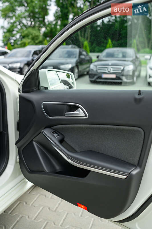 Хэтчбек Mercedes-Benz A-Class 2016 в Львове