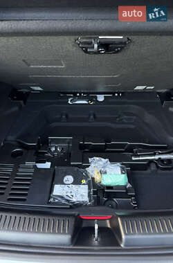 Хэтчбек Mercedes-Benz A-Class 2020 в 