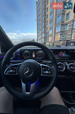 Хэтчбек Mercedes-Benz A-Class 2020 в 