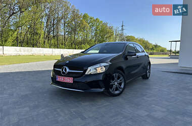 Хетчбек Mercedes-Benz A-Class 2016 в 