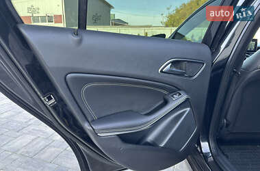 Хетчбек Mercedes-Benz A-Class 2016 в 