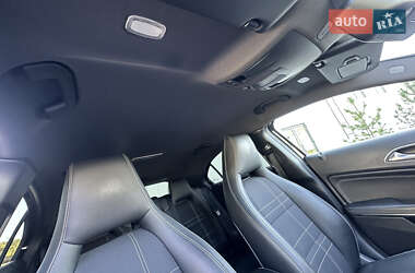 Хетчбек Mercedes-Benz A-Class 2016 в 