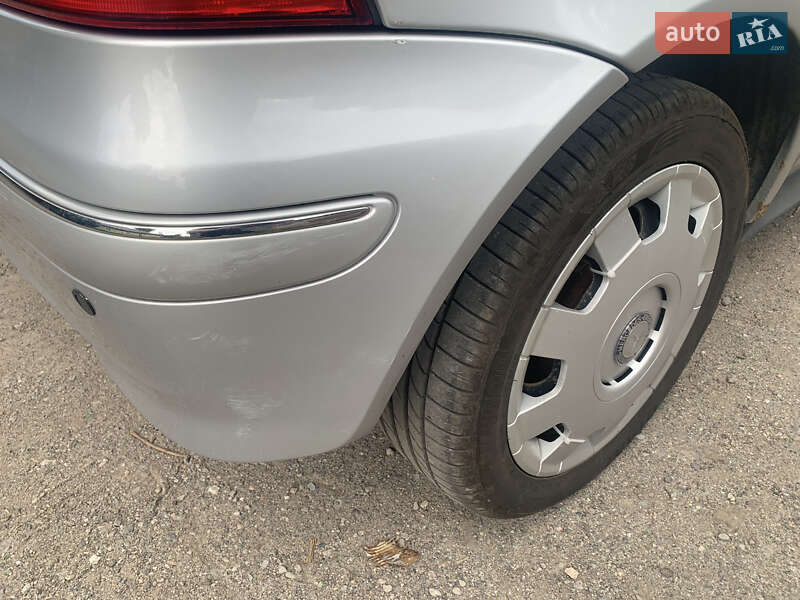 Хэтчбек Mercedes-Benz A-Class 2003 в Днепре фото 6 Хэтчбек Mercedes-Benz A-Class 2003 в Днепре