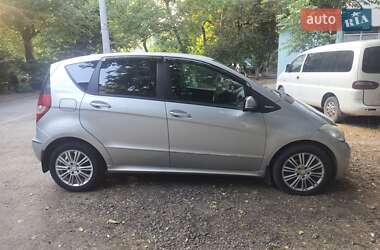 Хэтчбек Mercedes-Benz A-Class 2009 в 